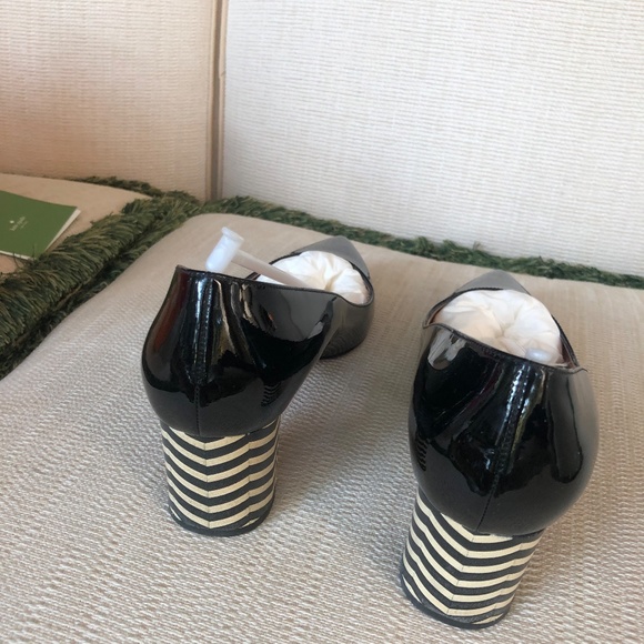 Kate Spade Black Patent shoes with black/white 2" heel. Size 7.5 M  Original box - Picture 7 of 12